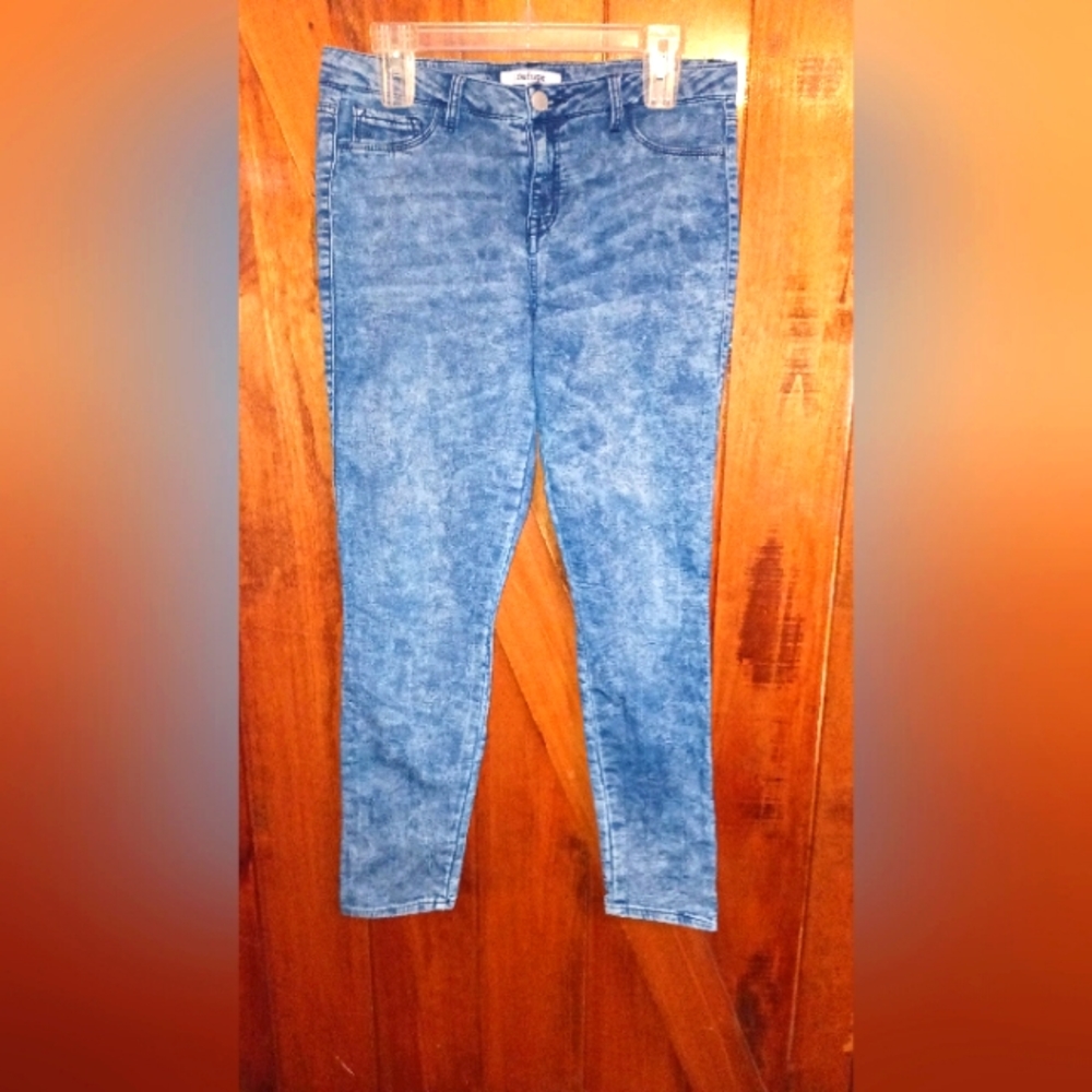 Refuge (acid wash) Jeans